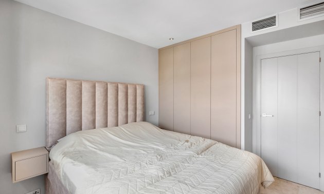 Resale - Apartment / flat -
Torrevieja - Punta prima
