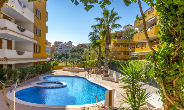 Resale - Apartment / flat -
Torrevieja - Punta prima