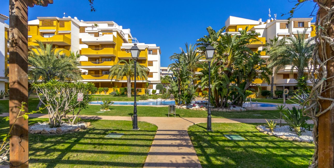 Resale - Apartment / flat -
Torrevieja - Punta prima