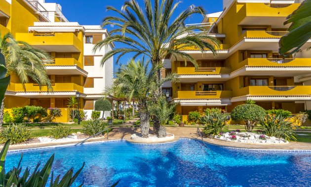 Resale - Apartment / flat -
Torrevieja - Punta prima