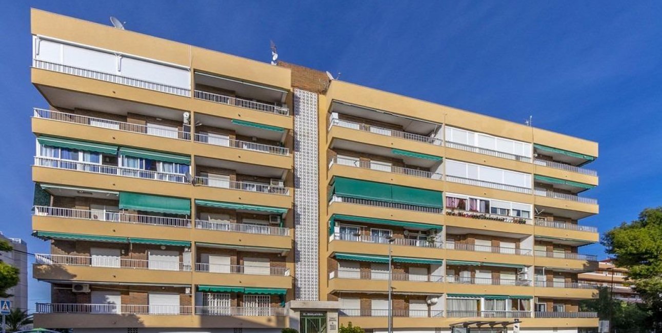 Resale - Apartment / flat -
Torrevieja - Punta prima