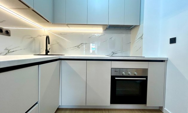 Resale - Apartment / flat -
Torrevieja - Punta prima