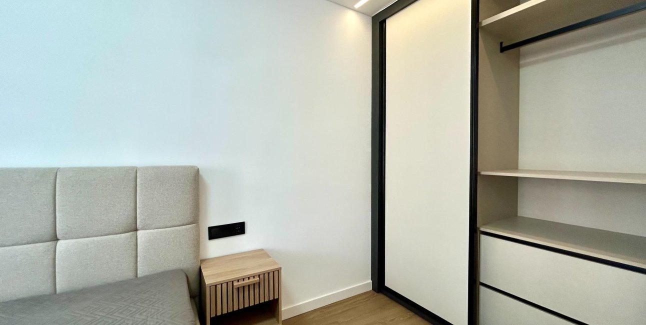 Resale - Apartment / flat -
Torrevieja - Punta prima