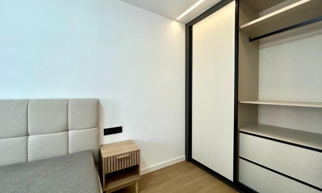 Resale - Apartment / flat -
Torrevieja - Punta prima