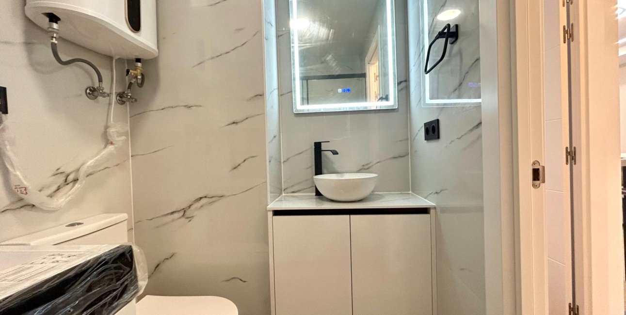 Resale - Apartment / flat -
Torrevieja - Punta prima