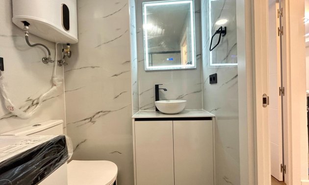 Resale - Apartment / flat -
Torrevieja - Punta prima