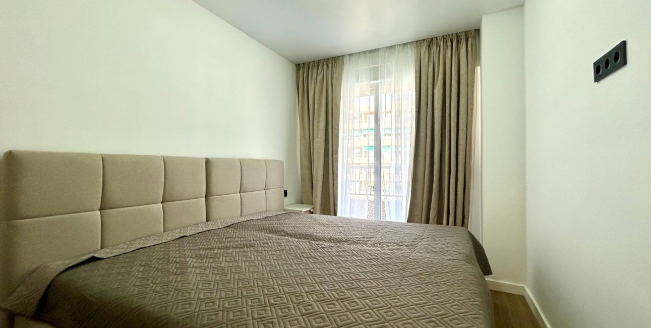 Resale - Apartment / flat -
Torrevieja - Punta prima