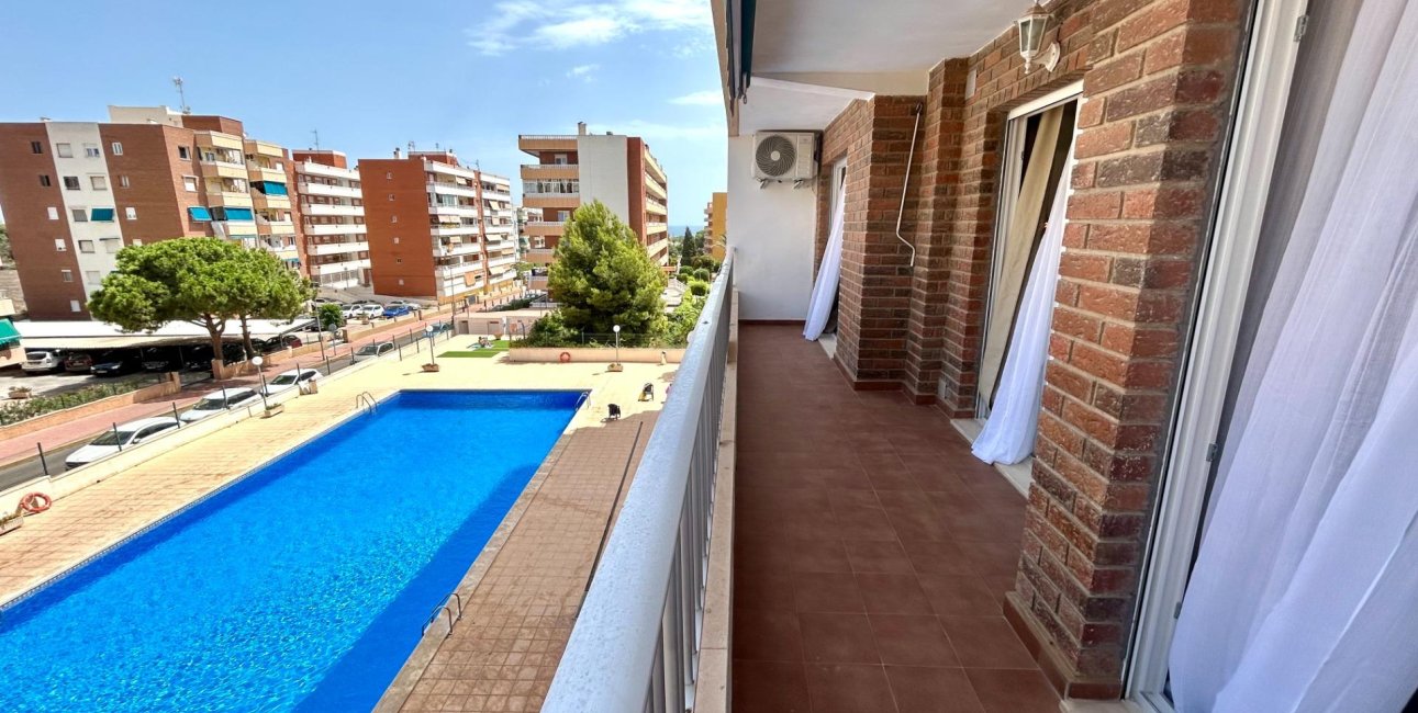 Resale - Apartment / flat -
Torrevieja - Punta prima