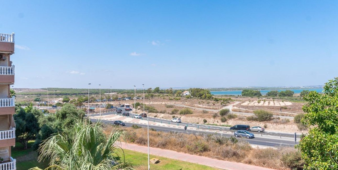 Resale - Apartment / flat -
Torrevieja - La Mata