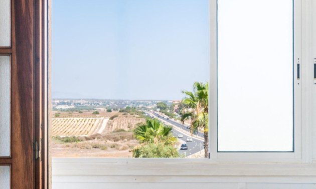 Resale - Apartment / flat -
Torrevieja - La Mata