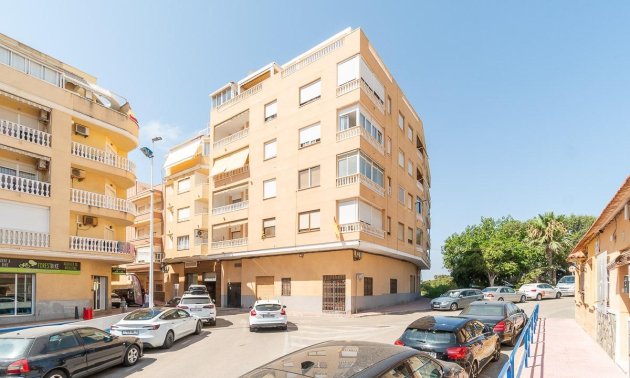 Resale - Apartment / flat -
Torrevieja - La Mata