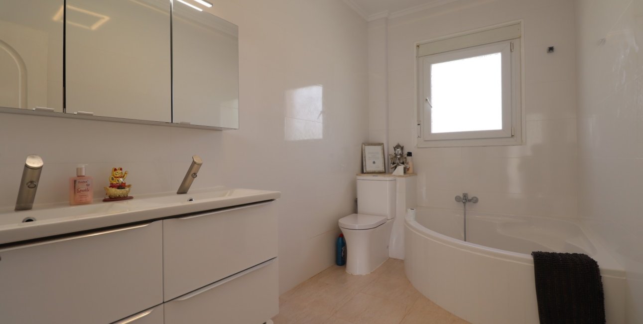 Resale - Townhouse -
Benijofar - Monte Azul