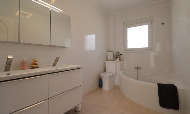 Resale - Townhouse -
Benijofar - Monte Azul