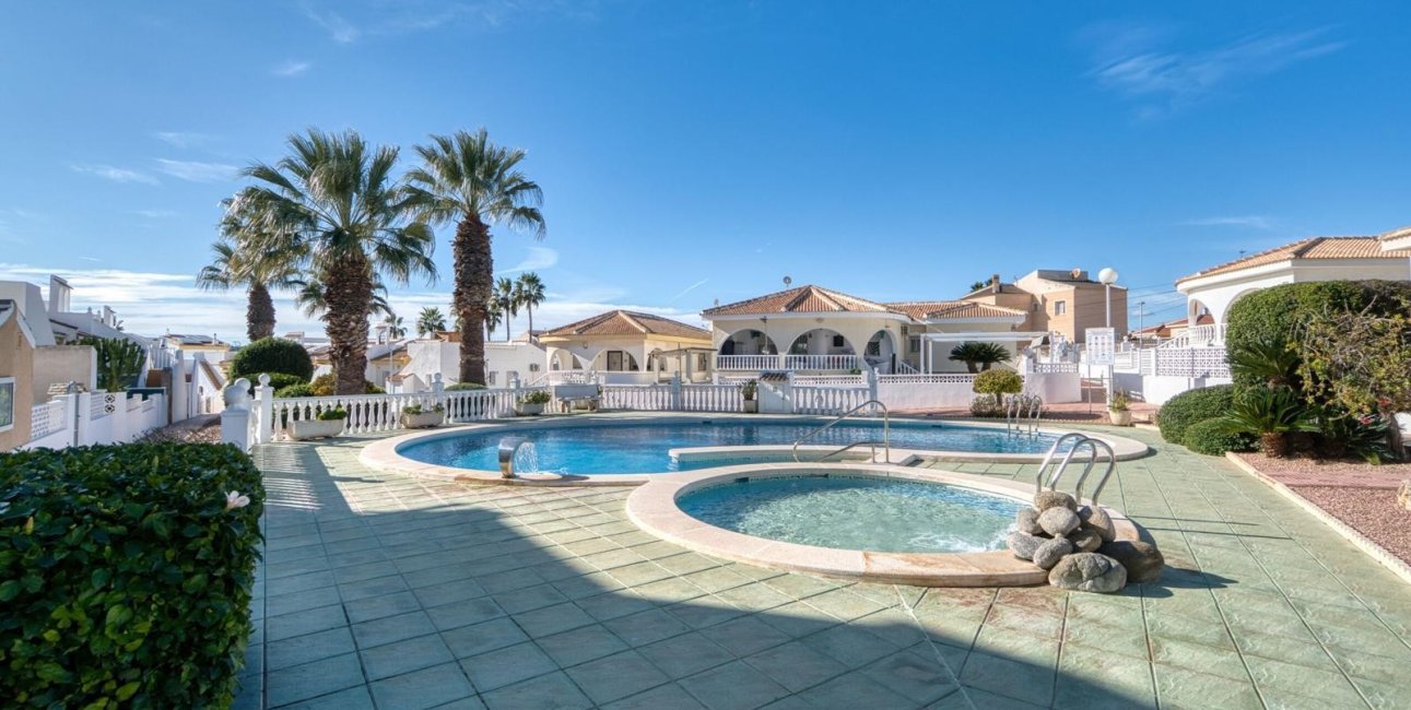 Resale - Townhouse -
Benijofar - Monte Azul