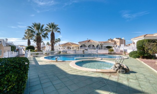 Resale - Townhouse -
Benijofar - Monte Azul