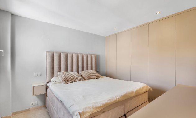 Resale - Apartment / flat -
Orihuela Costa - Punta Prima