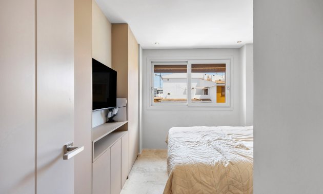 Resale - Apartment / flat -
Orihuela Costa - Punta Prima