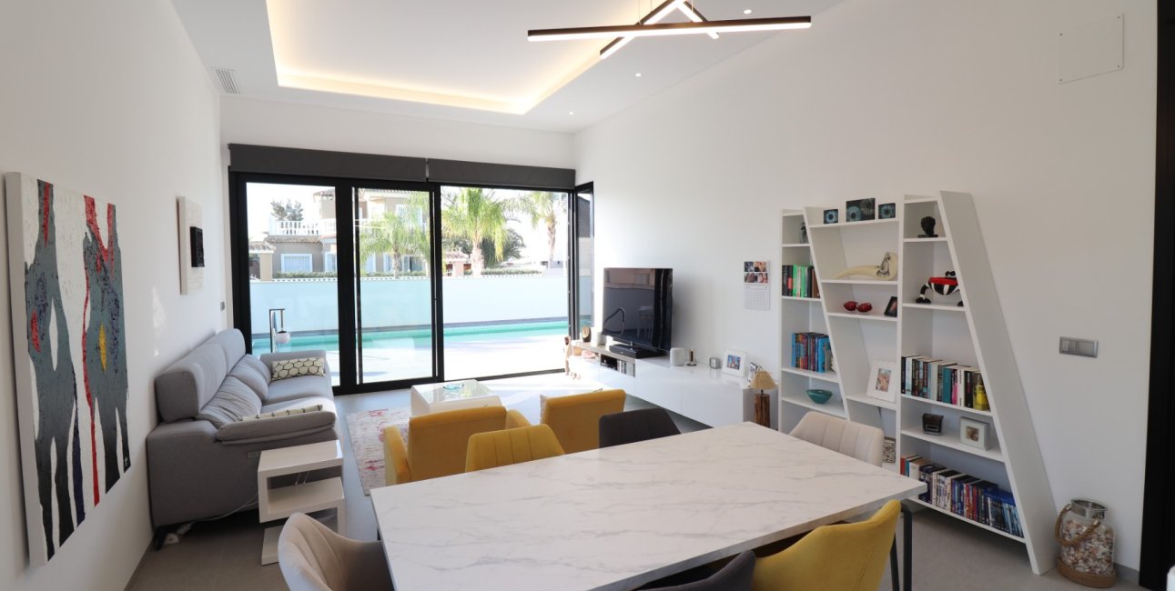Reventa - Villa -
Formentera del Segura - Fincas de La Vega