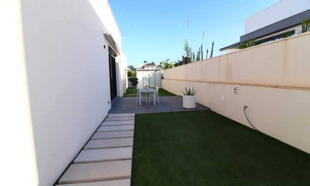 Reventa - Villa -
Formentera del Segura - Fincas de La Vega