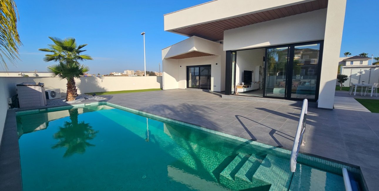 Reventa - Villa -
Formentera del Segura - Fincas de La Vega