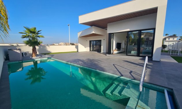 Reventa - Villa -
Formentera del Segura - Fincas de La Vega