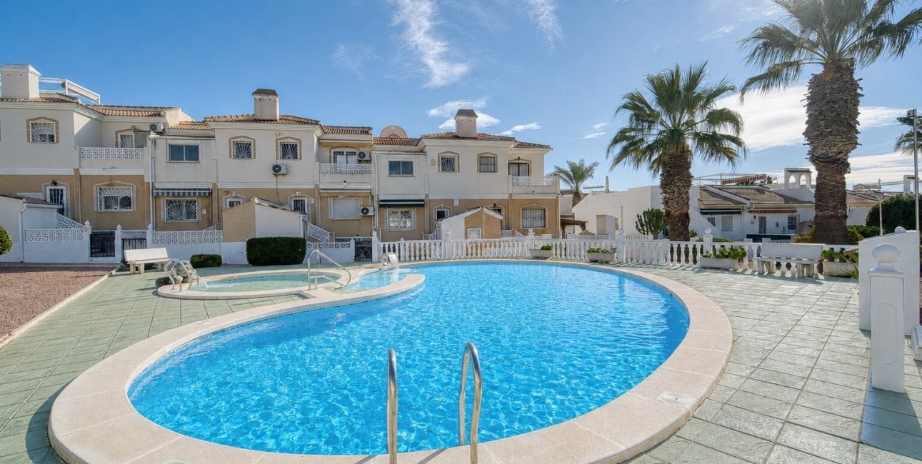 Resale - Townhouse -
Benijofar - Monte Azul