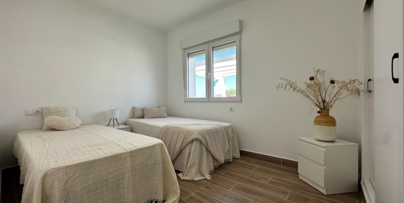 Resale - Bungalow -
Ciudad Quesada - Altos de Quesada