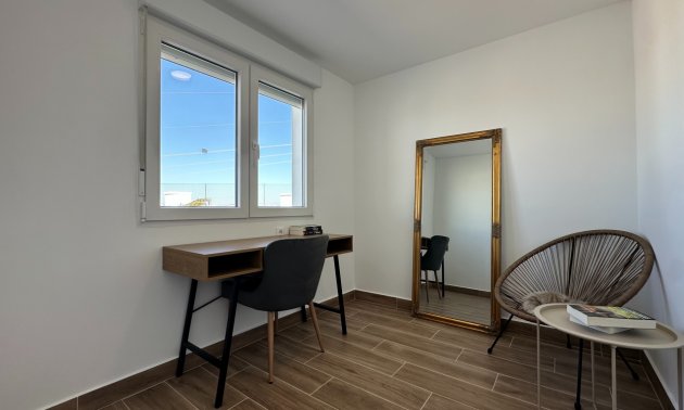 Resale - Bungalow -
Ciudad Quesada - Altos de Quesada