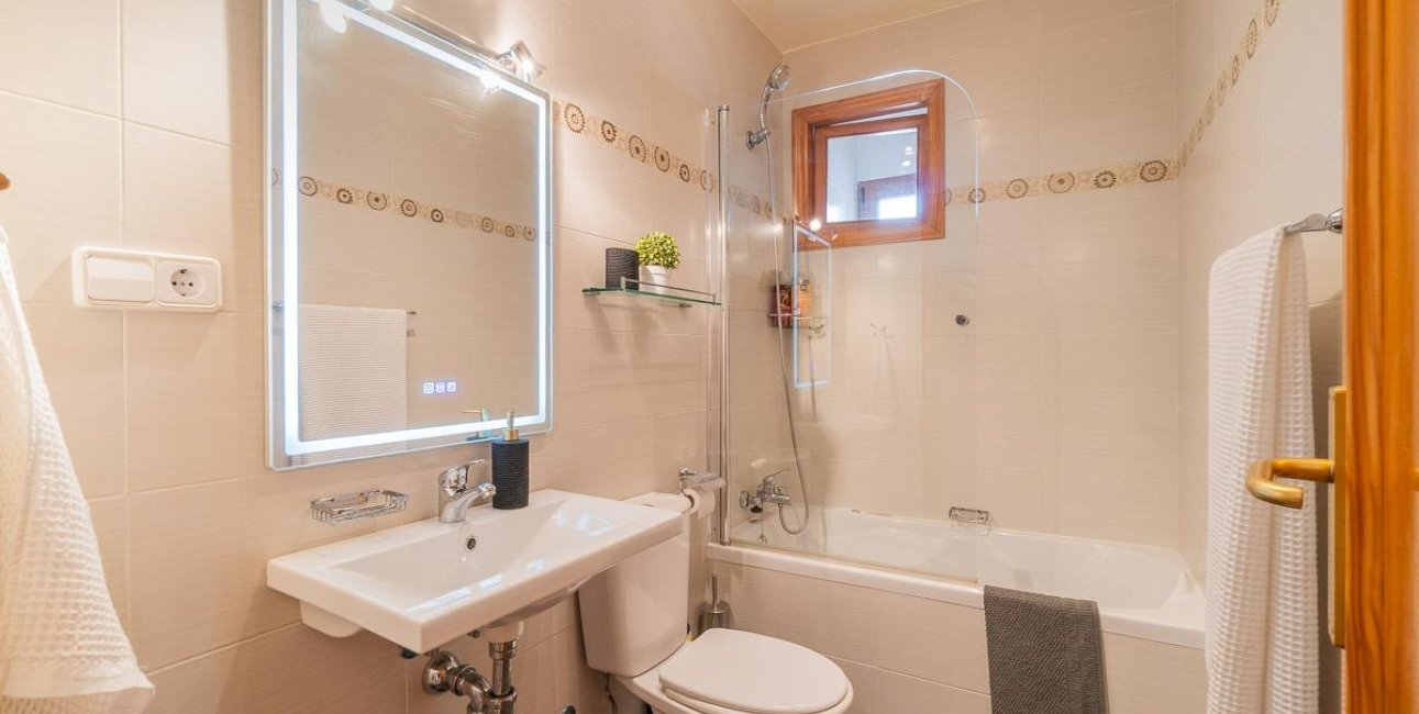 Reventa - Apartamento / piso -
Torrevieja - Playa de los Naufragos