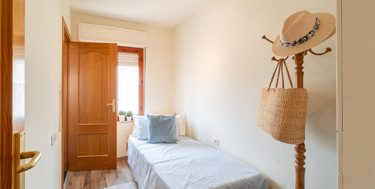 Reventa - Apartamento / piso -
Torrevieja - Playa de los Naufragos