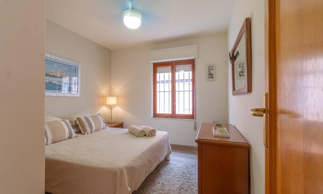 Reventa - Apartamento / piso -
Torrevieja - Playa de los Naufragos