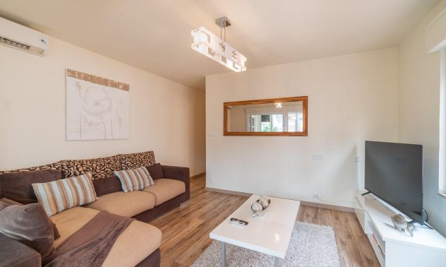Reventa - Apartamento / piso -
Torrevieja - Playa de los Naufragos