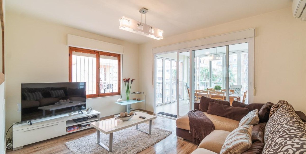 Reventa - Apartamento / piso -
Torrevieja - Playa de los Naufragos
