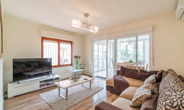 Reventa - Apartamento / piso -
Torrevieja - Playa de los Naufragos