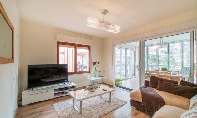 Reventa - Apartamento / piso -
Torrevieja - Playa de los Naufragos