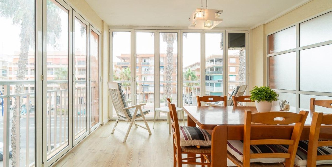 Reventa - Apartamento / piso -
Torrevieja - Playa de los Naufragos