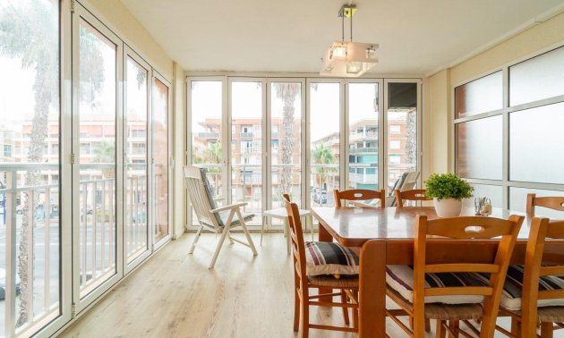 Reventa - Apartamento / piso -
Torrevieja - Playa de los Naufragos
