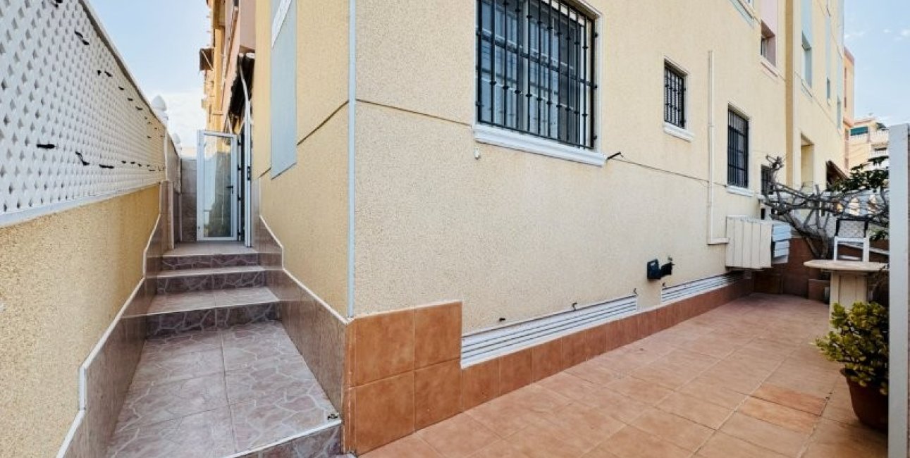 Resale - Apartment / flat -
Torrevieja - Torrevista Playa