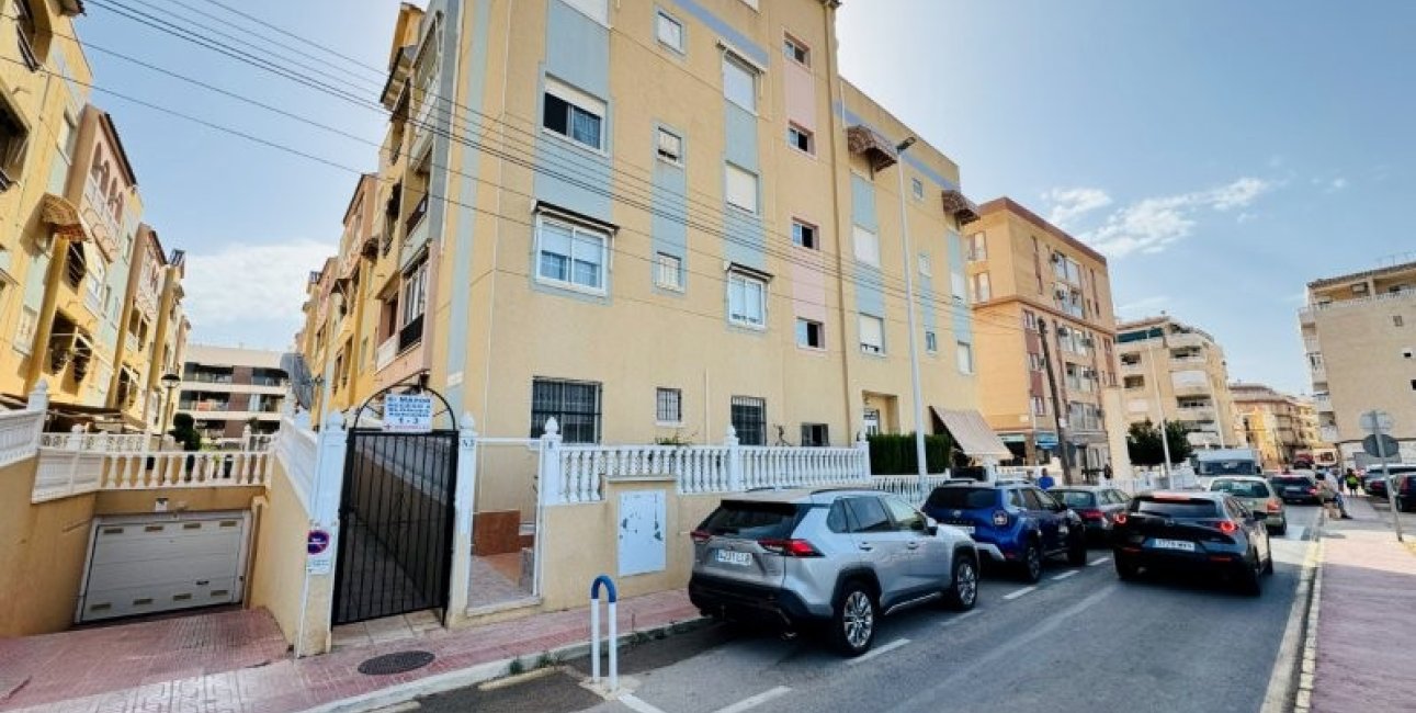 Resale - Apartment / flat -
Torrevieja - Torrevista Playa