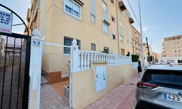 Resale - Apartment / flat -
Torrevieja - Torrevista Playa