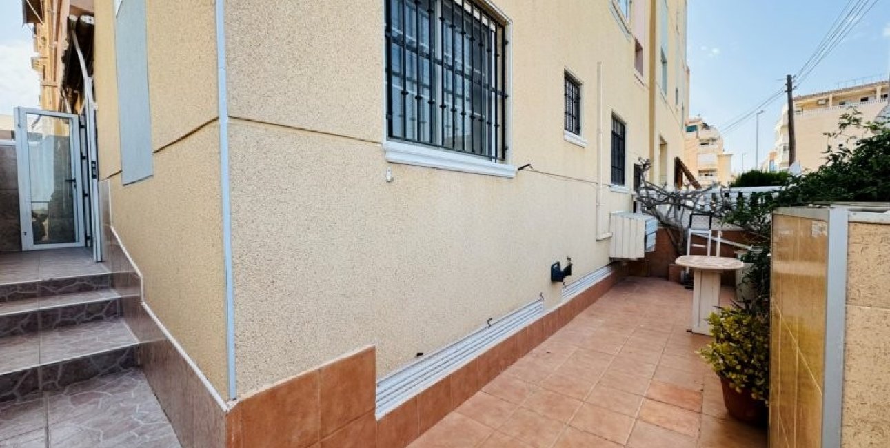 Resale - Apartment / flat -
Torrevieja - Torrevista Playa