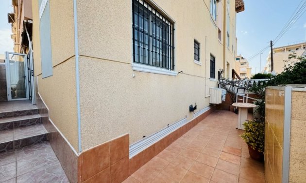 Resale - Apartment / flat -
Torrevieja - Torrevista Playa