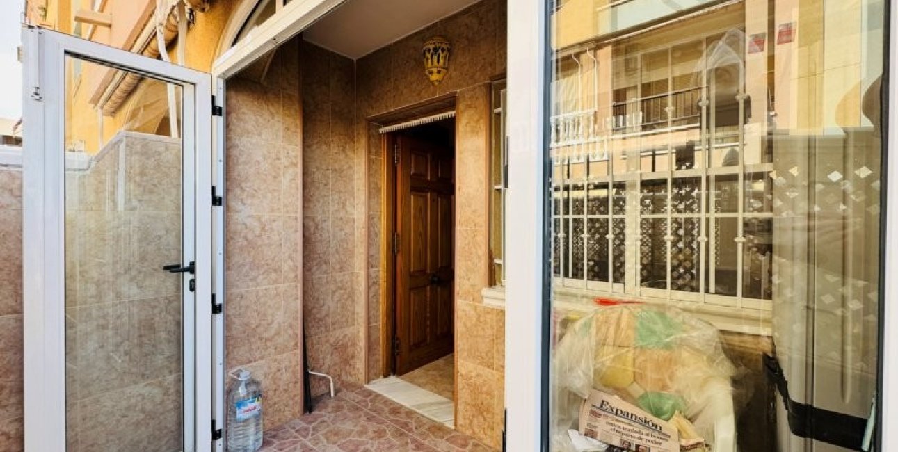 Resale - Apartment / flat -
Torrevieja - Torrevista Playa