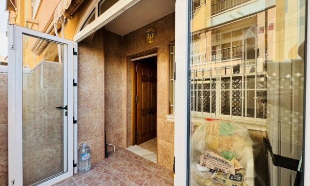 Resale - Apartment / flat -
Torrevieja - Torrevista Playa