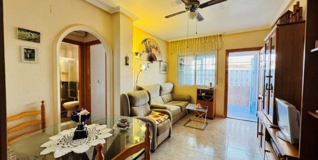 Resale - Apartment / flat -
Torrevieja - Torrevista Playa