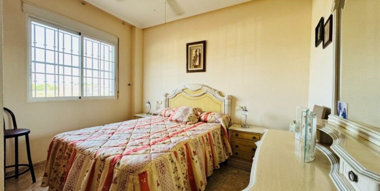 Resale - Apartment / flat -
Torrevieja - Torrevista Playa