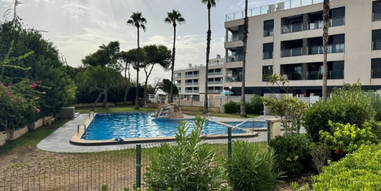 Reventa - Apartamento / piso -
Torrevieja - Pinada Beach II