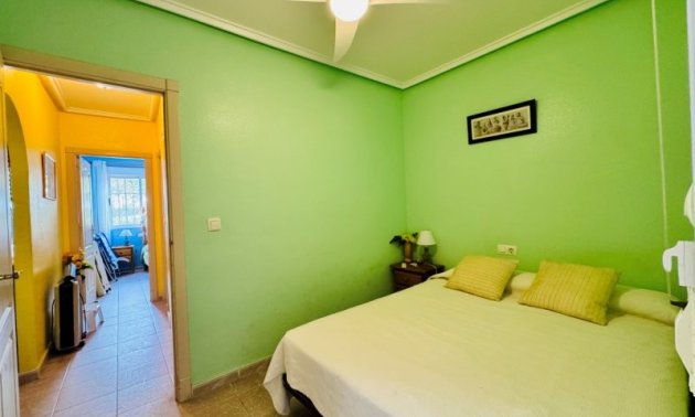 Reventa - Apartamento / piso -
Torrevieja - Pinada Beach II