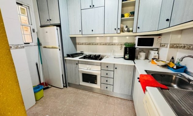 Reventa - Apartamento / piso -
Torrevieja - Pinada Beach II