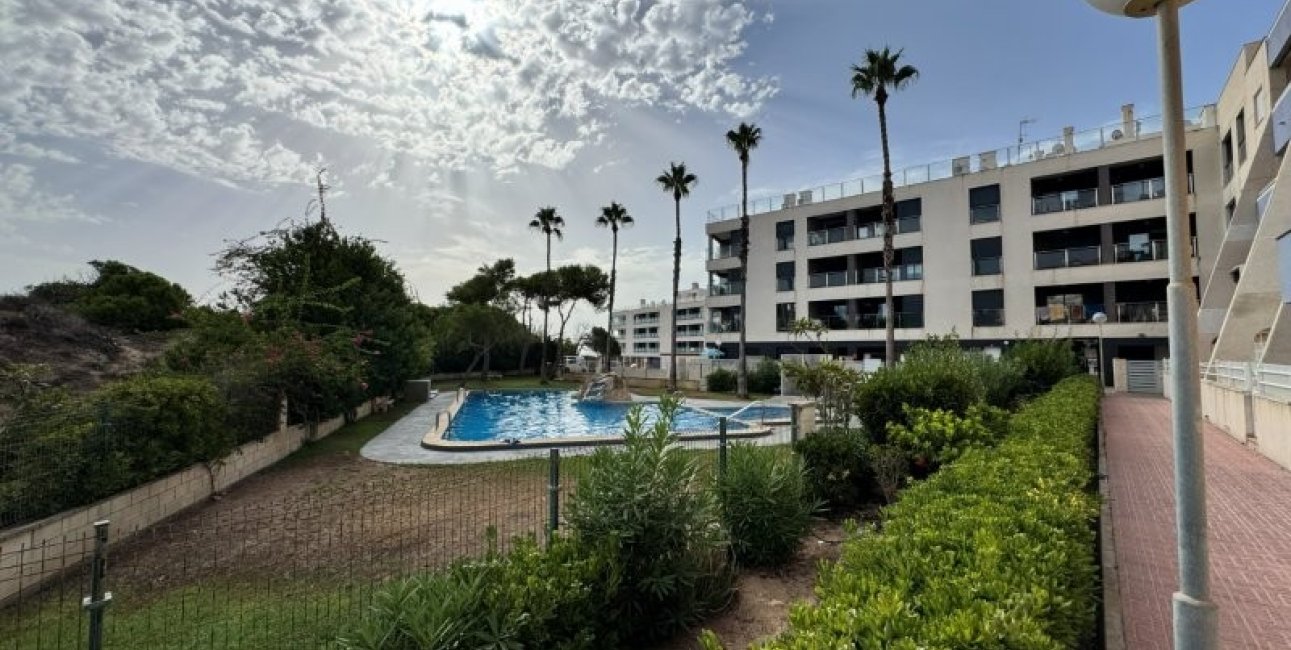 Reventa - Apartamento / piso -
Torrevieja - Pinada Beach II